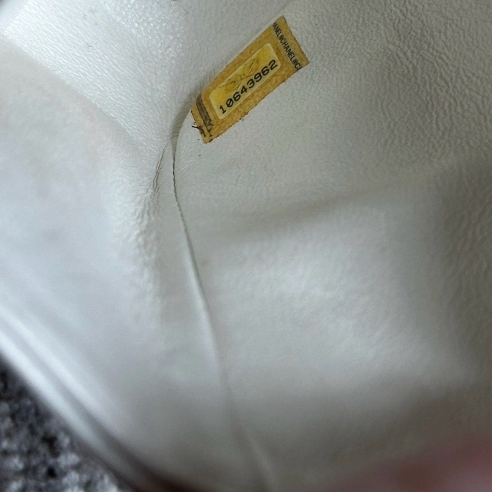 Vintage Medium Chanel Classic flap - Picture 2 of 8